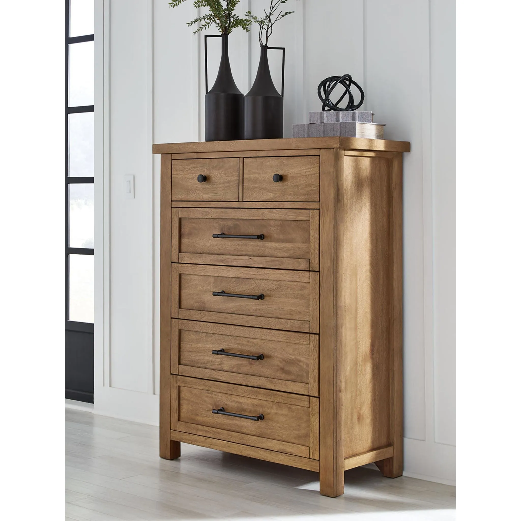 Kristiland-Exclusive Chest